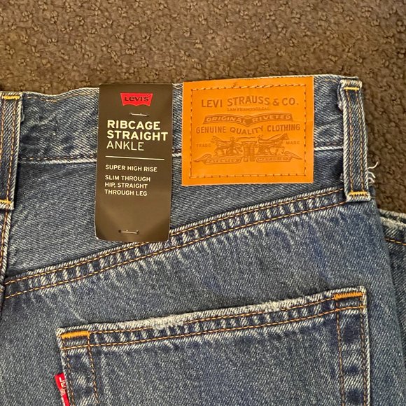 NWT Levi's Ribcage Straight Ankle Women's Jeans - Picture 12 of 13